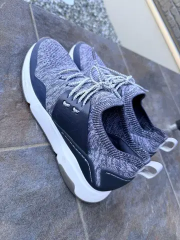 그레이 니트 스니커즈 통굽 밑창