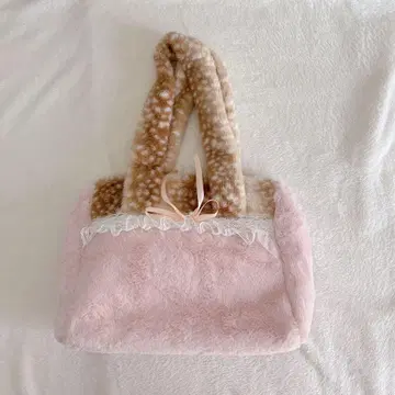 새틴 패턴 퍼 핑크 토트 백