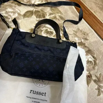 미사용 새상품 러셋 메탈 로고 스퀘어 토트백 S