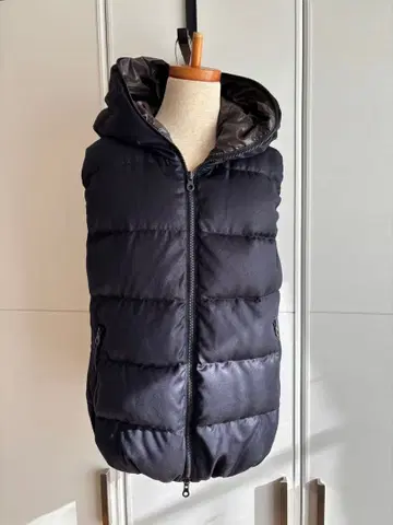 DUVETICA 애로우즈 다운 베스트 40 네이비 브라운