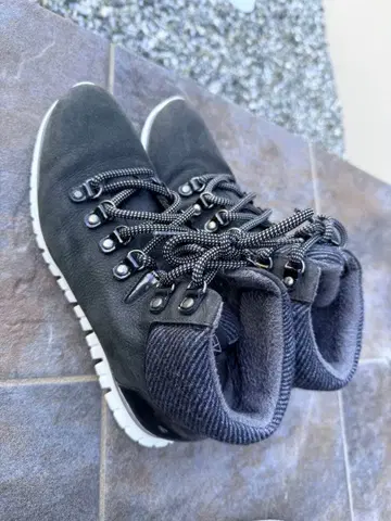 블랙 하이컷 부츠