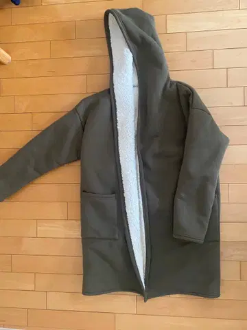 핑크라떼 올리브 그린 후드 부착 롱 코트 버튼 없음