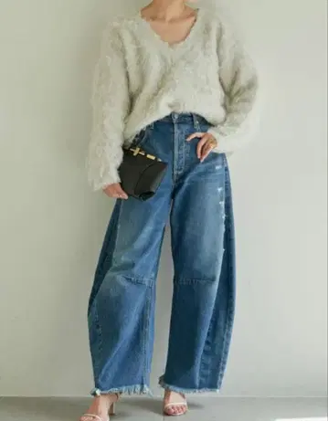 gallardagalante 오버 사이즈 V넥 샤기 니트