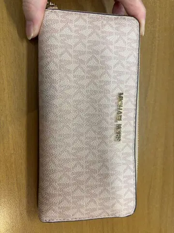 MICHAEL KORS 핑크 장지갑