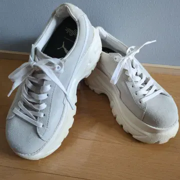 Puma Buffalo 화이트 스니커즈