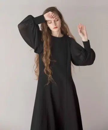 MIELI INVARIANT 퍼프 슬리브 원피스