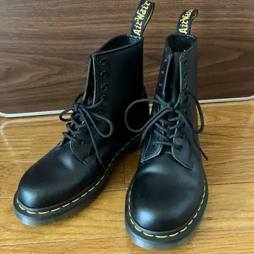 새상품급 닥터마틴 25