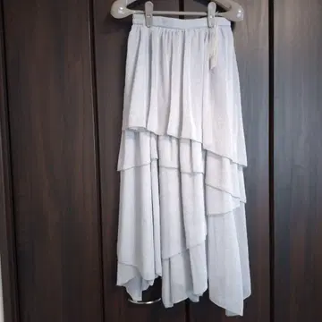 택 포함 새상품 릴리 브라운 플레어 스커트 라이트 그레이