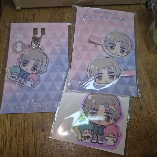 세븐틴 산리오 콜라보 굿즈 에스쿱스 일괄세트(키링/스티커/멀티클립)
