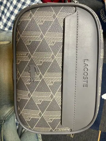 LACOSTE 기하학 패턴 숄더백