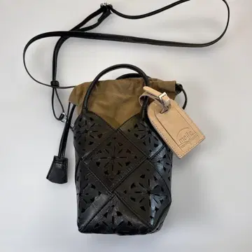 mode et Jacomo 레이저 컷 미니 버킷 백