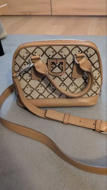 FURLA FANTASTICA S 모노그램 숄더백