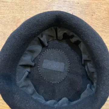 포이제 베레모 하자품 폼폼 없음