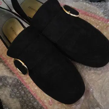 블랙스 스웨이드 슬립온 펌프스