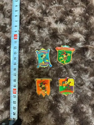 디즈니 핀 배지 4개 세트