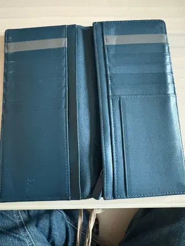 MCM 다크 블루 장지갑