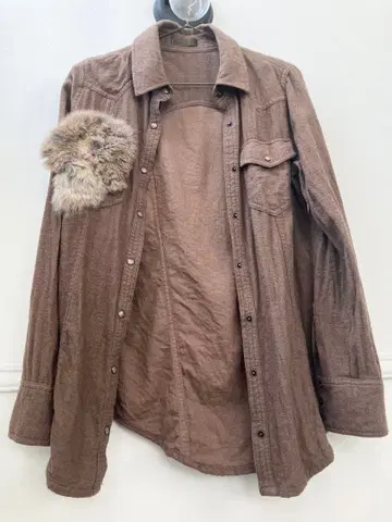 goa 고아 브라운 퍼 포함 긴팔 셔츠