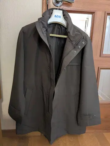 브라운 라이너 부착 스텐카라 코트