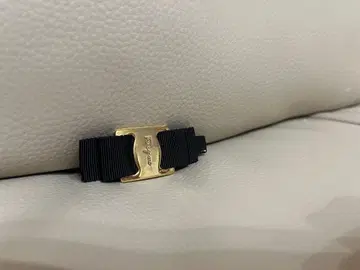 페라가모 헤어핀 골드 버클 포함