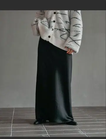 LEPSIM 스트레치 새틴 스커트 TALL 블랙