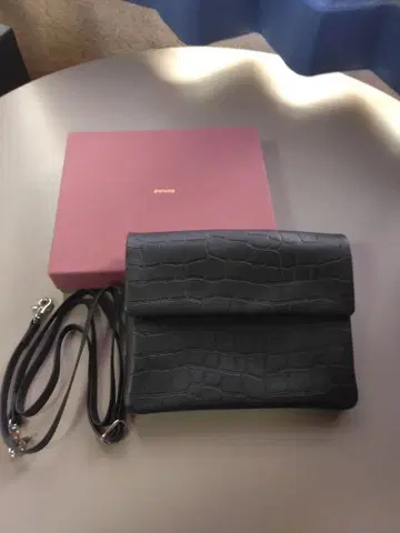 페르케 백 크로커다일 무늬 블랙 월렛 숄더백