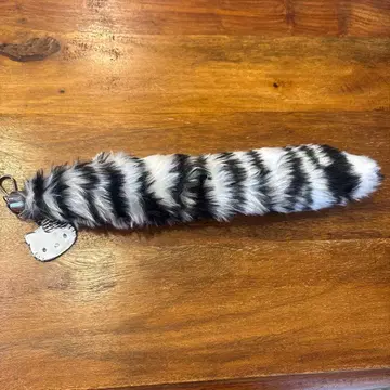 미사용 [ 키티 제브라 패턴 참 꼬리 키링 ]