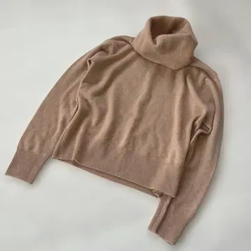 새상품급 유니클로 캐시미어 100% 오프 터틀넥 니트