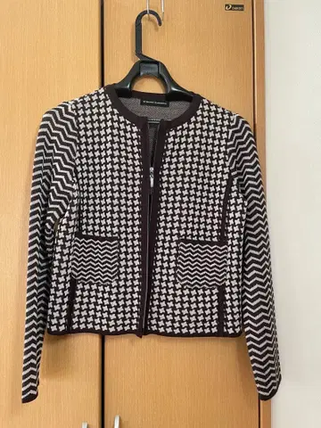 준코 코시노 니트 수트 브라운