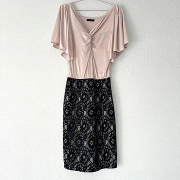 듀라스 앰비언트 플레어 슬리브 레이스 드레스