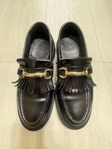 닥터마틴 프린지 블랙 로퍼