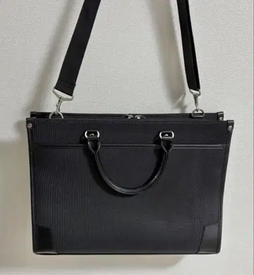 블랙 비즈니스 백 숄더 스트랩 포함