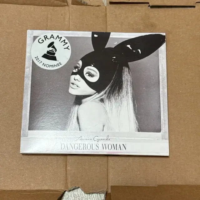 아리아나 그란데 dangerous woman 앨범