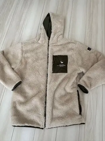 TNOC 플리스 자켓 베이지와 그린 후드 타입