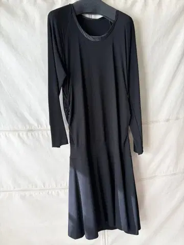 바실레 저지 소재 원피스 블랙