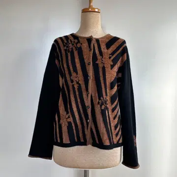 바이스버사 긴팔 캐시미어 70% 가디건