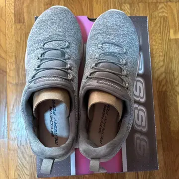 Skechers 메모리 폼 그레이 스니커즈