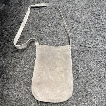 Hender Scheme 그레이 사코슈