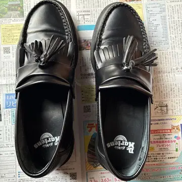 [거의 미사용] Dr. Martens 태슬 로퍼 블랙 스티치