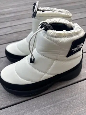 더 노스페이스 화이트 숏부츠