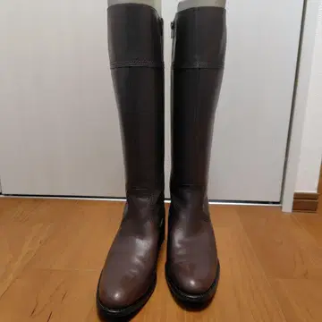 브라운 가죽 롱 부츠 지퍼 포함