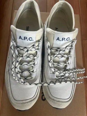A.P.C RUN AROUND 23P 38