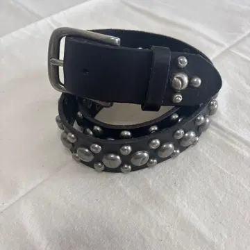 풀 스터드 천연 가죽 내로우 벨트! 블랙 랙