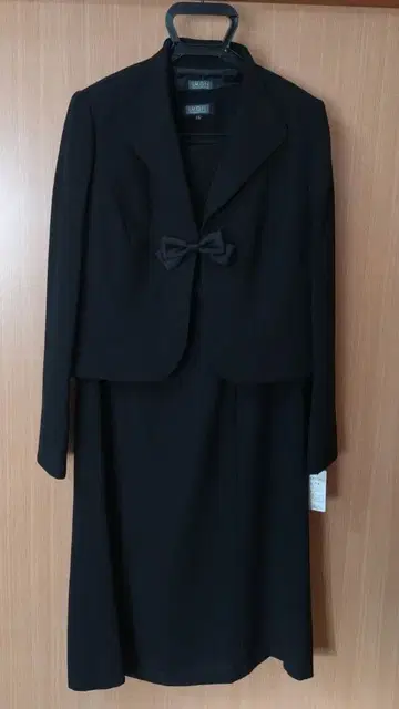 가격 협상 OK [ 택 포함 미사용 새상품 ] 예복 블랙 포멀 15호