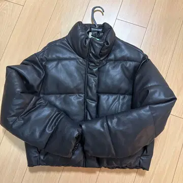 ZARA 블랙 다운 자켓 M