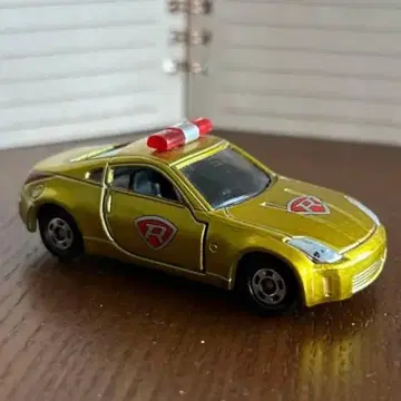 토미카 닛산 페어레이디 Z 골드 순찰차