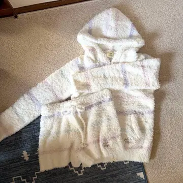 미사용 새상품 젤라또피케 후드 부착 룸웨어