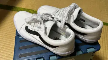 VANS 화이트/블랙 로우컷 스니커즈