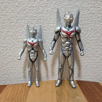 울트라맨 노아 소프트 비닐 피규어 2개 세트