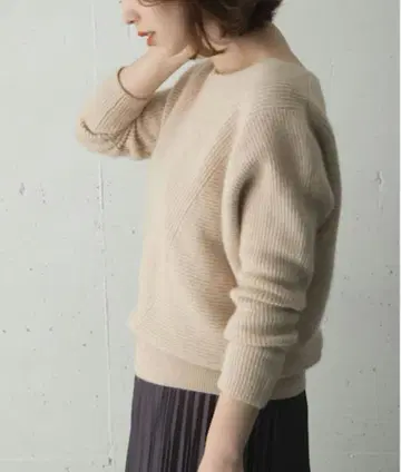 URBAN RESEARCH ROSSO 베이지 폭스 울 니트