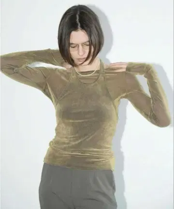 TULLE FLOCKY LAYERED TOPS 벨로아 CLANE